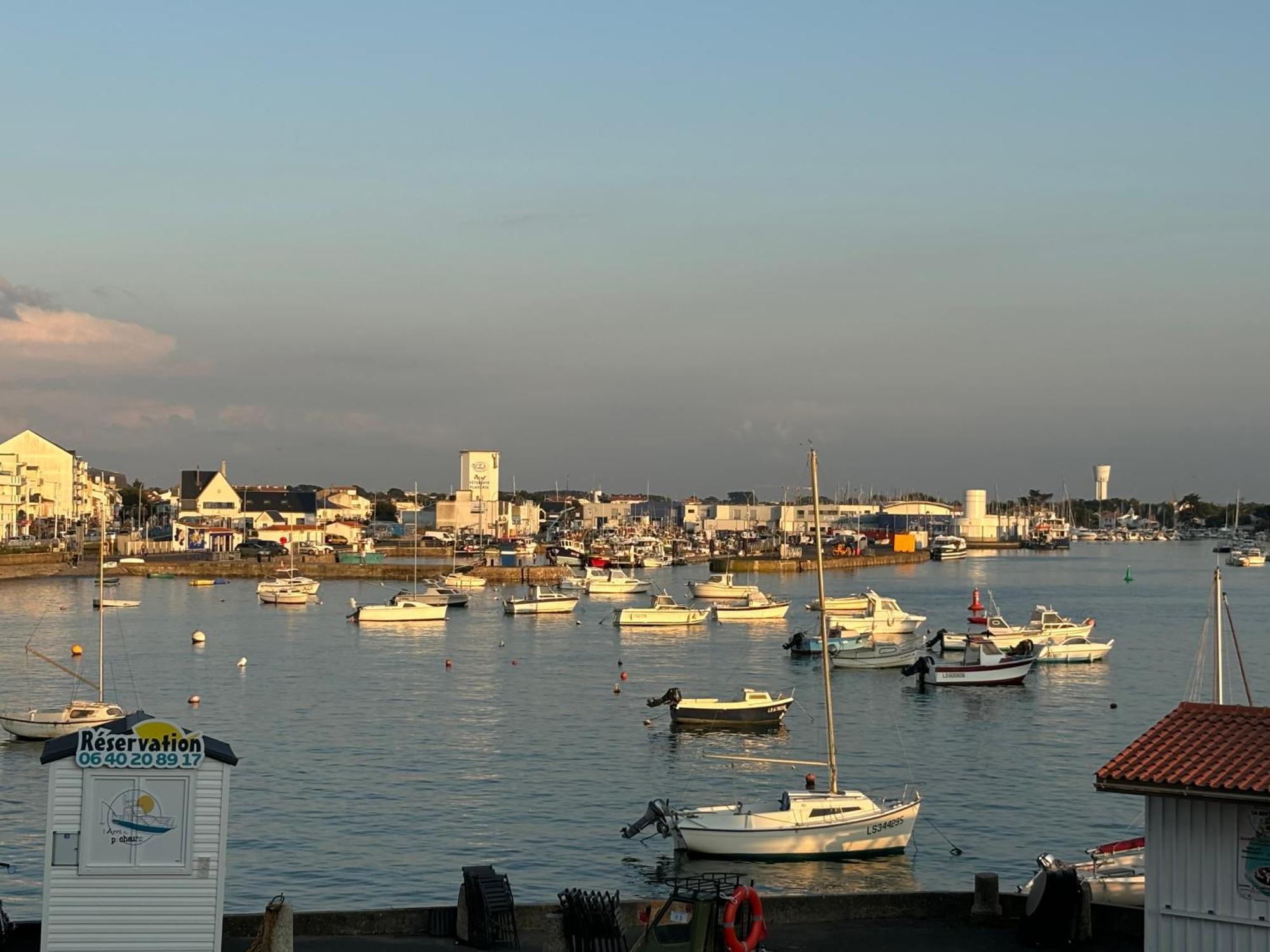 Apartamento Vue Panoramique Port Et Ocean Saint Gilles Croix de vie Exterior foto